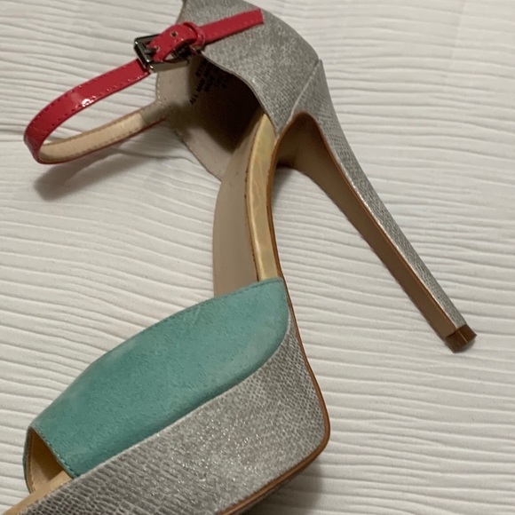 Shoes - Picture 3 of 15